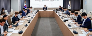 경주APEC D-100…정부, 김정은 초청 카드 만지작