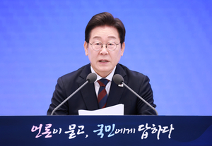 李대통령 “30일 간 무너진 민생 회복에 전력…‘오직 국민’”