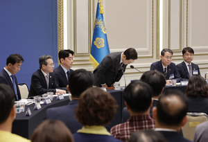 “국가는 그 자리 없었다” 참사 유가족에 사과한 李대통령
