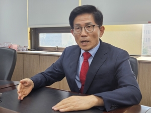 TK 찾은 김문수 “윤희숙 혁신안대로 하면 개헌저지선 붕괴”