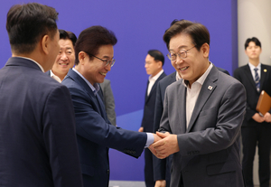 이철우 경북도지사, 李 대통령에게 APEC·산불특별법 등 경북 현안 적극 건의