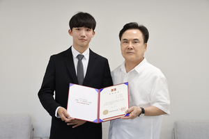 교통사고 현장으로 달려가 침착하게 구조활동 펼친 경일대생 ‘화제’