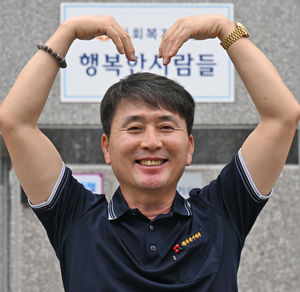 [나눔 캠페인 통·나·무 시즌2] <7> 김창연 동현메탈 회장 “내 능력으로 도울 수 있어 행복한 삶”