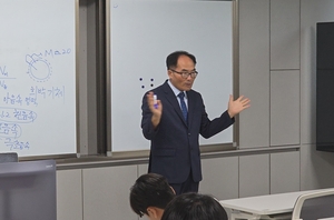 ‘수박 농부에서 우주 공학자로’ 대구 청구고, 공근식 박사초청 강연 개최