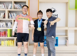 [포커스]칠곡 열두살 레슬링소녀, 태클로 男 꺾고 전국 1위
