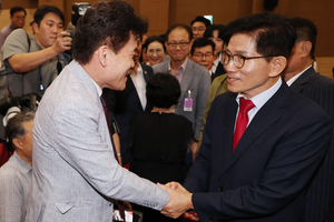 尹 전 대통령 재입당 두고 국민의힘 찬탄·반탄 충돌