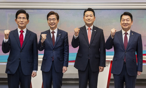 뜨거운 전당대회 현장, 국민의힘 당권 주자들의 대결