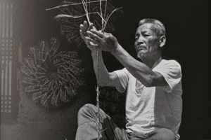 [동네뉴스-추억의 포토] 새끼 꼬는 할아버지