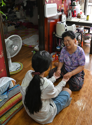 [어린이에게 희망을] ‘돌봄’이 일상이 된 12살 은지