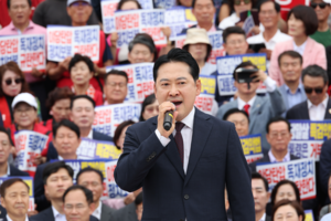 ‘여론전’ 밖에 없는 국민의힘…지방선거까지 국회 아닌 장외로 나설까