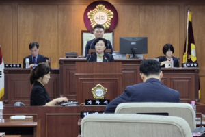 대구 동성로 뒤덮은 킥보드, 이제야 ‘견인’되나…중구, PM 조례 뒷북 상정