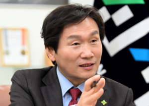 [조현일 경산시장 인터뷰] “아침마다 취임 첫 날 마음가짐…현대아웃렛으로 잠재력 표출”