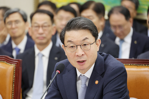 TK 의원들 정무위·농해수위 등 국감 나서…가지각색 질의 눈길