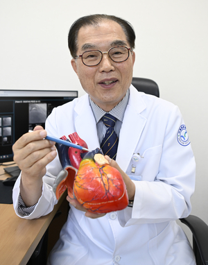 [인터뷰]김권배 드림종합병원 명예원장 “가슴 아프면 참지 말자”