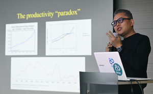 김대식 카이스트 교수 “빠르면 내년부터 AI가 노동시장 태풍 같은 영향미칠 것”