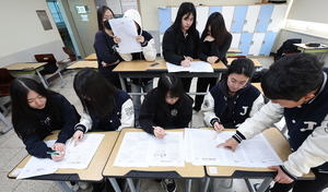 불수능 탓에 대구 교실 곳곳서 ‘곡소리’…상위권의 타격 크다