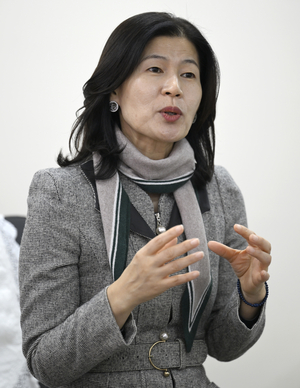 [토크人사이드] 개청 50년 첫 여성청장 윤경자 대구조달청장…“현장에서 기업 성장 디딤돌 되겠다”