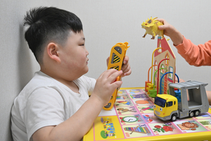 [어린이에게 희망을] 미숙아로 태어나 뇌병변 앓는 10세 도현이