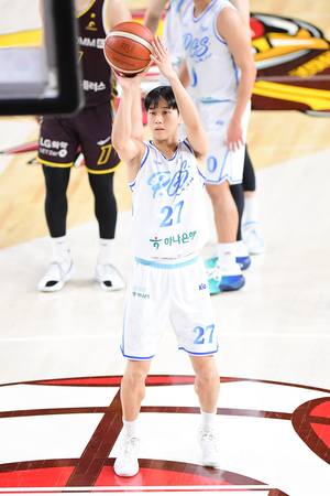 가스공사 4쿼터에 역전 허용하며 결국 LG에 71:74 패