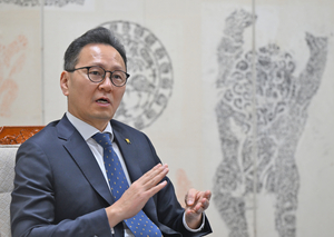 [인터뷰] 신라금관, 그 아름다움을 말하다…윤상덕 국립경주박물관장