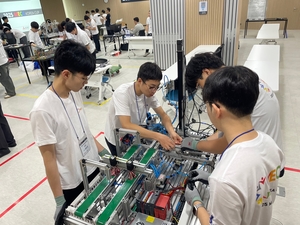 [인재 양성소 다시뜨는 직업계고]<중> 기술장인 육성의 요람  ‘마이스터고’