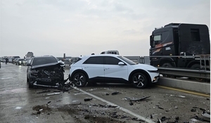 상주 국도 3호선서 15중 추돌 사고…20명 중경상