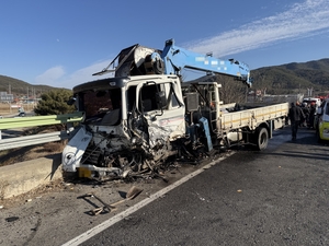 대구 군위군 한 도로서 차량 충돌…2명 사망