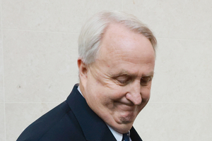 인요한 의정 활동 1년 6개월 만에 의원직 사퇴