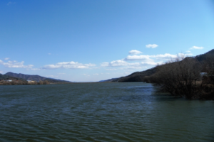 [주말&여행-경북 구미 안곡] 밤이면 무을저수지로 쏟아지는 별들…낚시·차박 갔다 ‘별멍’ 호사