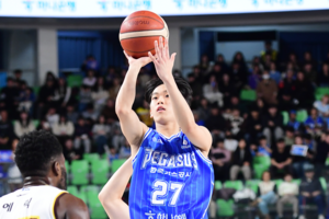 허훈 앞에 두고 페이크 돌파…당돌한 고졸신인 양우혁