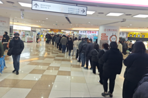 [Y르포] 불황인데 혹시나…‘대박의 꿈’ 시민들 50m 장사진