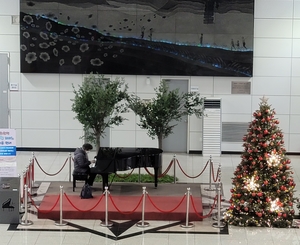 [동네뉴스-스마트폰 세상보기] 화원역 ‘착한 피아노’가 건네준 따뜻한 위로