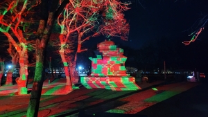 1400년 세월 위로 쏟아진 빛의 서사…경주 분황사의 밤을 채운 현대예술의 빛