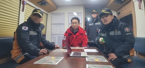 이철우 경북도지사 의성 산불 현장지휘 나서…지난해 대형산불 1년도 채 안 돼 큰불