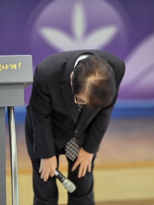 “그X 그 미친X 아니야” 폭언 논란…결국 고개 숙인 김하수 청도군수