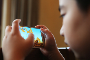 “쇼츠만 재밌어요”…문해력·집중력 무너진 청소년 뇌