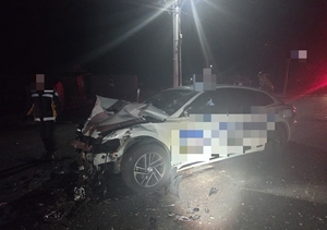 울진 평해읍 88번 국도서 택시·트랙터 추돌…60대 운전자 심정지