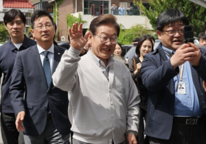 이재명 대통령 지지율 61%로 3%p↑…민주 43%·국힘 22%