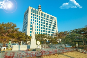 수갑 찬 채 튄 40대 보이스피싱 피의자…12시간 만에 붙잡혀