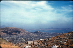 <5·끝> 묘지 위 집 짓고, 168계단 오르내리며 물 길은 부산 피란민