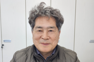 [이통장 발언대] 제복 벗고 마을을 지키다… 37년 경찰 황범호 이장, 신현1리 변화 이끈다