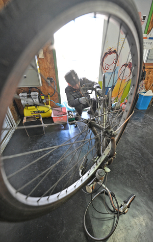 [포토뉴스] 2026년 대구 신천 자전거 수리센터 운영 시작