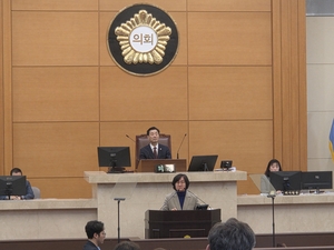 “이게 공정입니까!” 고성으로 얼룩진 포항시의회... ‘76만원’의 전쟁