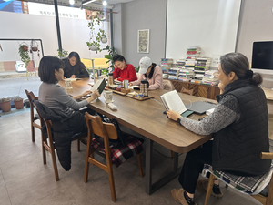 [대구 동네서점 생존 보고서-2] “책이 있는 심리치료센터 같아요”…주민들이 말하는 동네서점