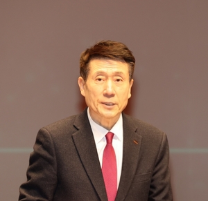 [인터뷰] 이강덕 포항시장, “12년 포항 대전환의 여정, 경북의 더 큰 도약으로 잇겠다”