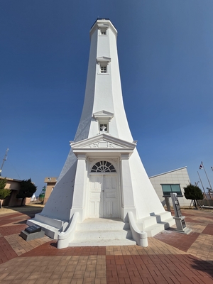 [경북 동해안 등대로드] ② 포항 호미곶 등대…세기를 견딘 하얀 거인, 힐링의 빛을 품다