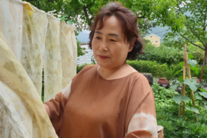 [동네뉴스] 봉화 골짜기서 피어난 20년 색의 여정…호심공방 이승옥 명인을 만나다