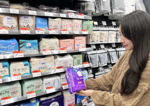 대통령 ‘물가 안정’ 한마디에…유통업계 씁쓸한 ‘가격 인하’ 전쟁