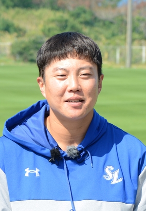 [오키나와 리포트]“올해는 시상식 같이 가자”… 오키나와 적시는 삼성 ‘키스톤 콤비’ 류지혁·이재현의 땀방울