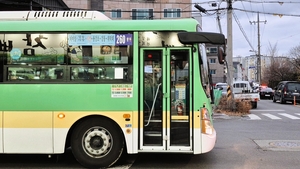 경주시 청소년 무상버스 ‘표류’…새 학기 앞둔 학부모 “기대했는데”